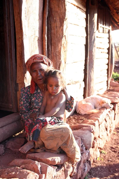 Gente cerca del pueblo Maubisse — Foto de Stock