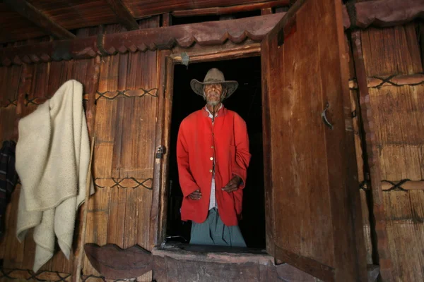 Agricultor cerca de la aldea Maubisse — Foto de Stock