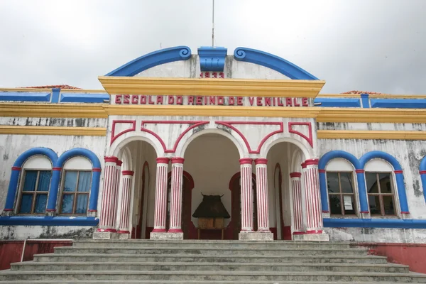 Koloniální škole v městě Viqueque — Stock fotografie