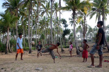 futbol oynamak çocuk