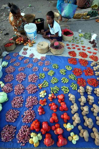 Αγορά των οπωροκηπευτικών στο το χωριό των Lospalos — Φωτογραφία Αρχείου