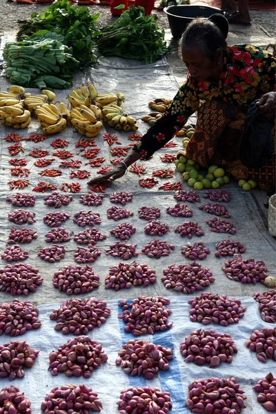 Ринок овочів в селі Lospalos — стокове фото