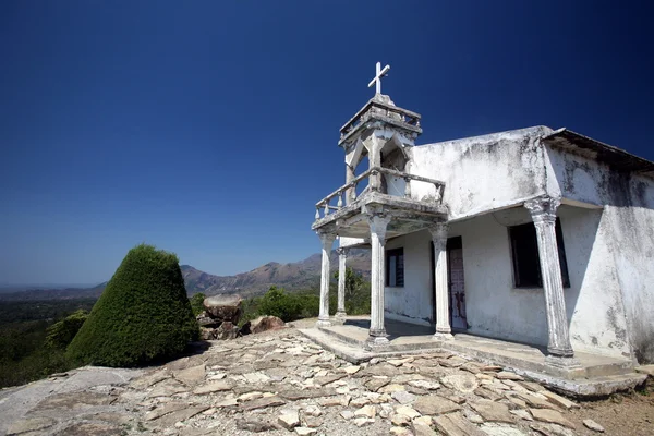 Una iglesia colonial en la costa norte de Timor Oriental — Foto de Stock