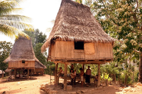Традиционные дома в деревне Lospalos — стоковое фото