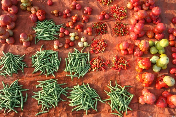 Mercado de verduras en el pueblo de Lospalos — Foto de Stock