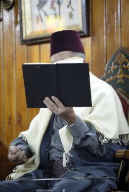 Masalcı Abu gölgeli
