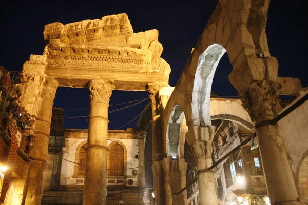 Ruinas históricas cerca de la mezquita omeya —  Fotos de Stock