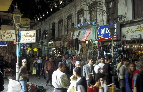 Multitud en el mercado de Damasco — Foto de Stock