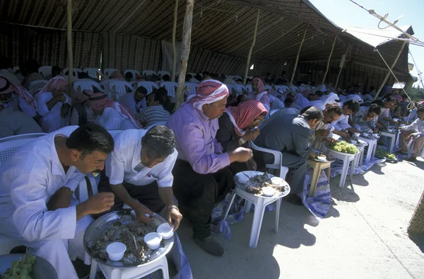 시리아에서 Bosra의 마을에서 결혼식 식사 — 스톡 사진