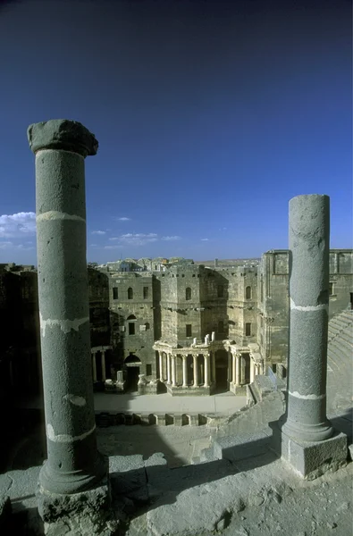 Ruines en ville de Bosra — Photo