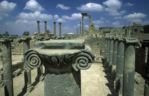 Ruins in town of Bosra — Stock Photo, Image