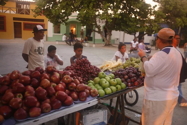 Рынок в деревне на острове Гран Роке — стоковое фото