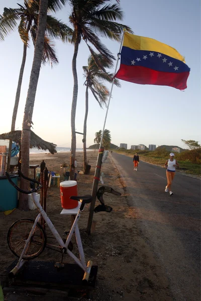 People at a training on the beach — Stock Photo, Image