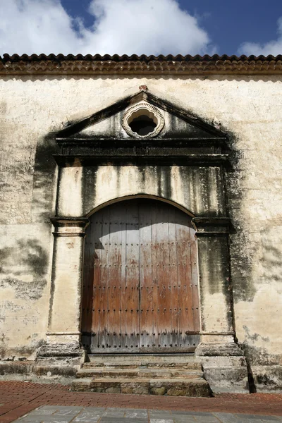 Arquitetura antiga na cidade de La Asuncion — Fotografia de Stock