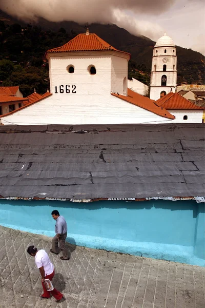 Gamla stan i mountain village Trujillo — Stockfoto