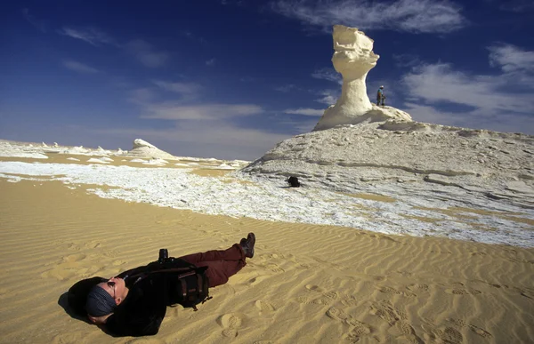 Manzara ve doğa Mısır'daki beyaz çölde — Stok fotoğraf