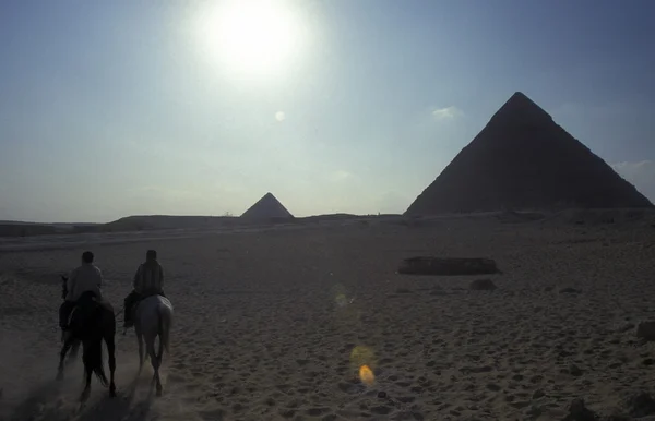 ÁFRICA EGIPTO CAIRO GIZA PYRAMIDAS — Foto de Stock