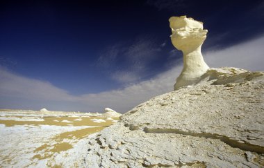 Farafra Köyü yakınındaki beyaz çöl