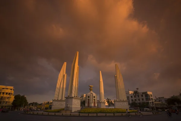 MONUMENT DE LA DÉMOCRATIE DU BANGKOK THAÏLANDE — Photo