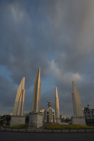 MONUMENT DE LA DÉMOCRATIE DU BANGKOK THAÏLANDE — Photo