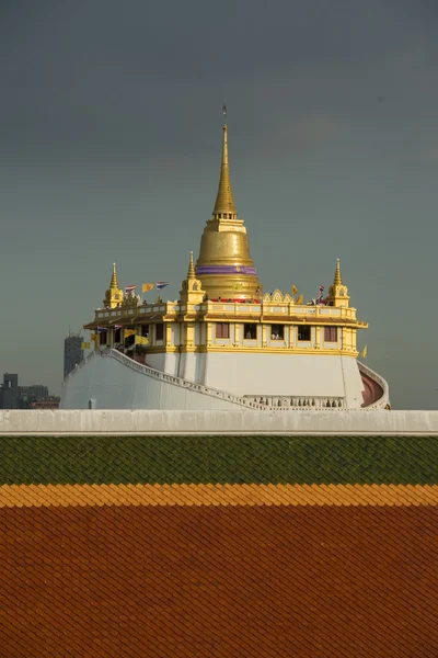 Wat Ratchanatdaram και η χρυσή Mount για: Μπανγκόκ — Φωτογραφία Αρχείου