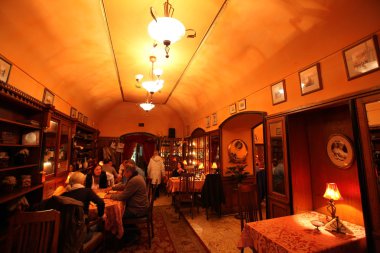Eski kasaba Cracow restoranda