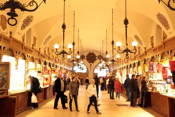 Vnitřní trh na náměstí Rynek Główny — Stock fotografie