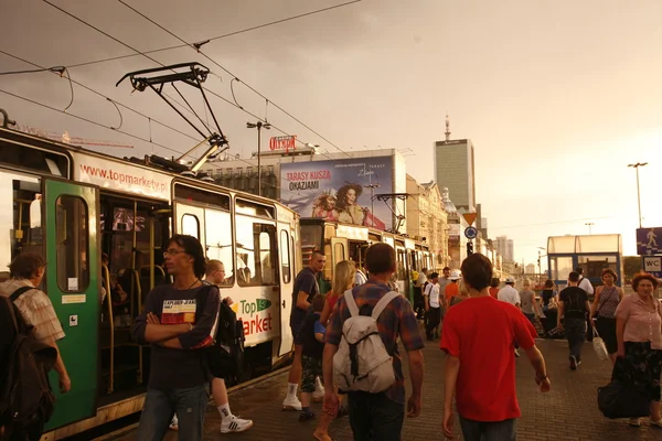 Tren urbano en la ciudad de Varsovia — Foto de Stock