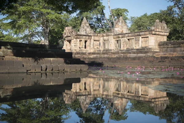 Развалины кхмерского храма — стоковое фото