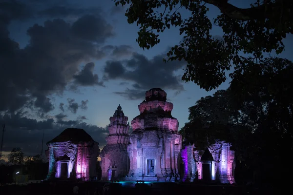 Prasat Sikhoraphum Tapınağı'nda ışık gösterisi — Stok fotoğraf