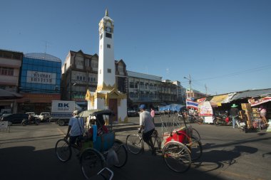 Isan içinde belgili tanımlık çarşı, saat kulesi