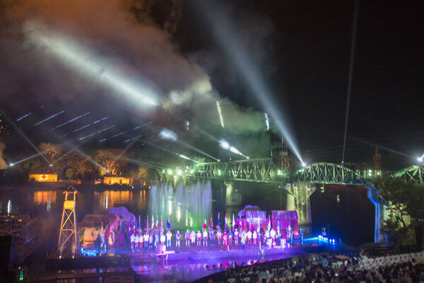 Звуковое и световое шоу
