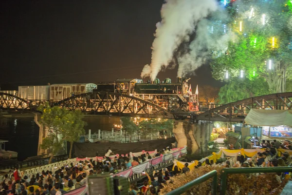 Thajsko Kanchanaburi smrti železničního mostu řeku Kwai — Stock fotografie