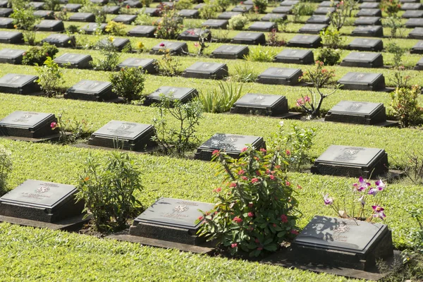 Thailand kanchanaburi alliierter Kriegsfriedhof — Stockfoto