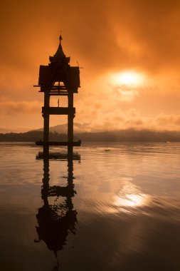 floodet Wat Sam Prasop Tayland