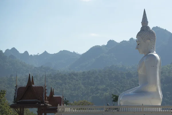 Buda del Templo Hilltop en Tailandia — Foto de Stock