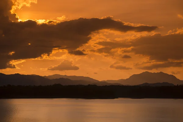 Khao Laem Lake in Central Thailand — Stock Photo, Image