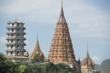 Wat Tham SUA güzel mimari