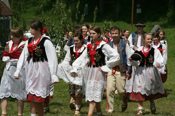 Festa popolare tradizionale nella città di Cerveny Klastor — Foto Stock