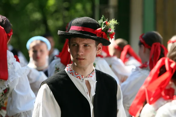 Traditionelles Volksfest in der Stadt Cerveny Klastor — Stockfoto