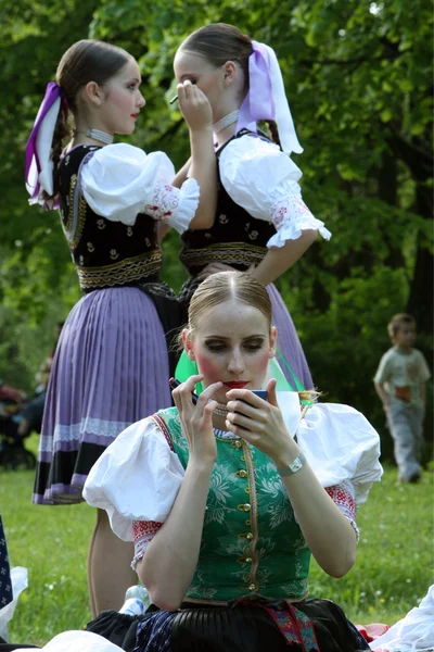 Festa popolare tradizionale nella città di Cerveny Klastor — Foto Stock