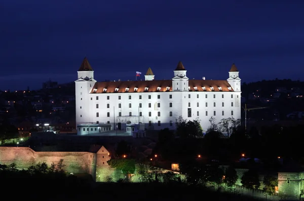 Castelo de Bratislava à noite — Fotografia de Stock