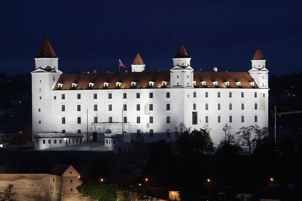 Castelo de Bratislava à noite — Fotografia de Stock