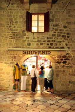Kotor koyunda şehrin Kotor eski şehir