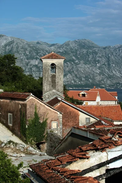 Ciudad de Persat en la bahía de Kotor en Montenegro — Foto de Stock