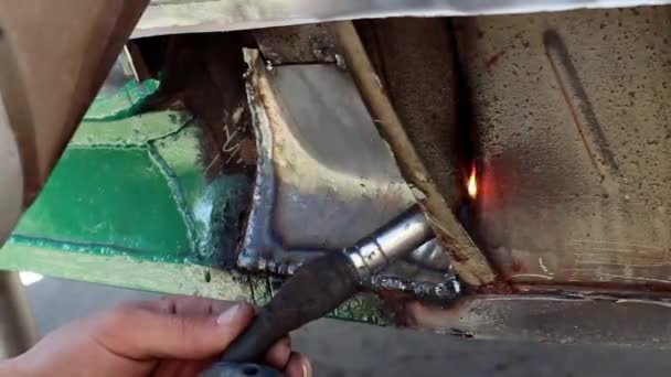 Welding process, car body repair — Vídeo de stock