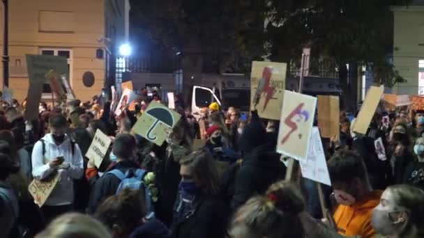 Movimento anti-aborto toma as ruas para defender os direitos humanos em protesto pacífico. Varsóvia-Polónia-2020 — Vídeo de Stock
