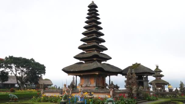 Arsitektur tradisional Bali. Kuil Hindu — Stok Video