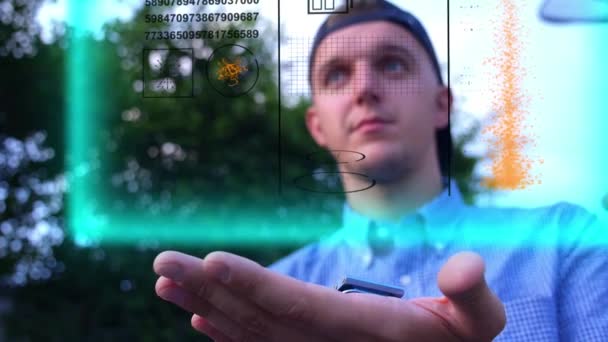 Interfaz holográfica futurista en el dispositivo. Concepto virtual de alta tecnología . — Vídeos de Stock