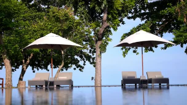 Luxus vakációt Beach Resort szabadtéri medencében — Stock videók